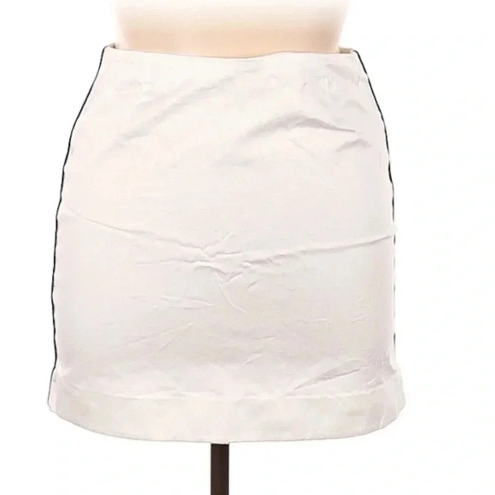 Lauren Ralph Lauren | White Mini Skirt W/ Side Pinstripe Size 14P Petite